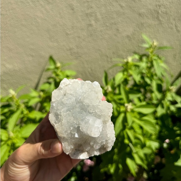 Large Clear Quartz Crystal Cluster - Picture 3 of 10